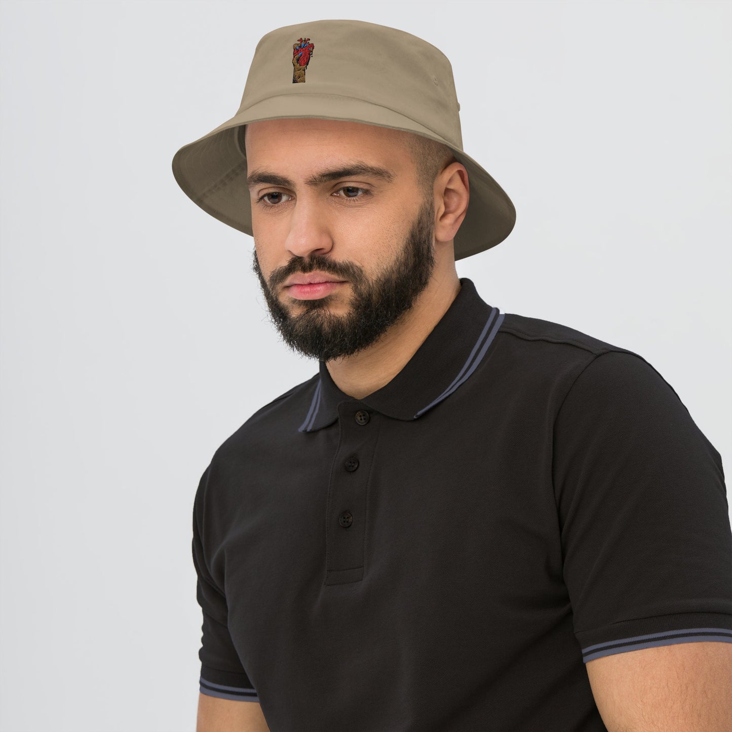 Bob Old School Minimaliste 100% Coton avec motif brodé - Chapeau Rétro style streetwear, unisexe - Accessoire - design "Coeur déjà pris"
