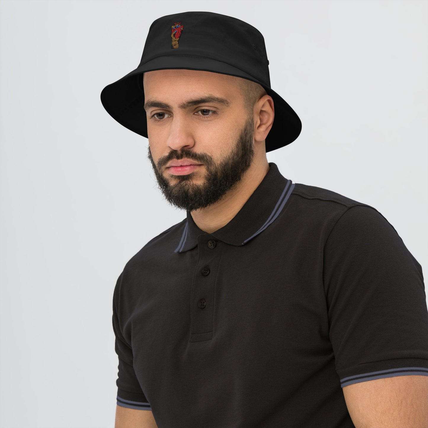 Bob Old School Minimaliste 100% Coton avec motif brodé - Chapeau Rétro style streetwear, unisexe - Accessoire - design "Coeur déjà pris"