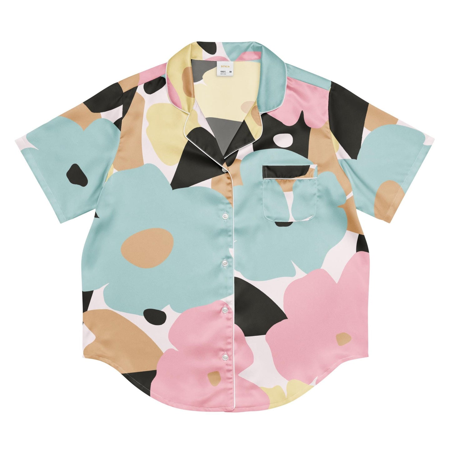 Détail du tissu doux et des coutures, finitions soignées - manches courtes - fleuri, pastel