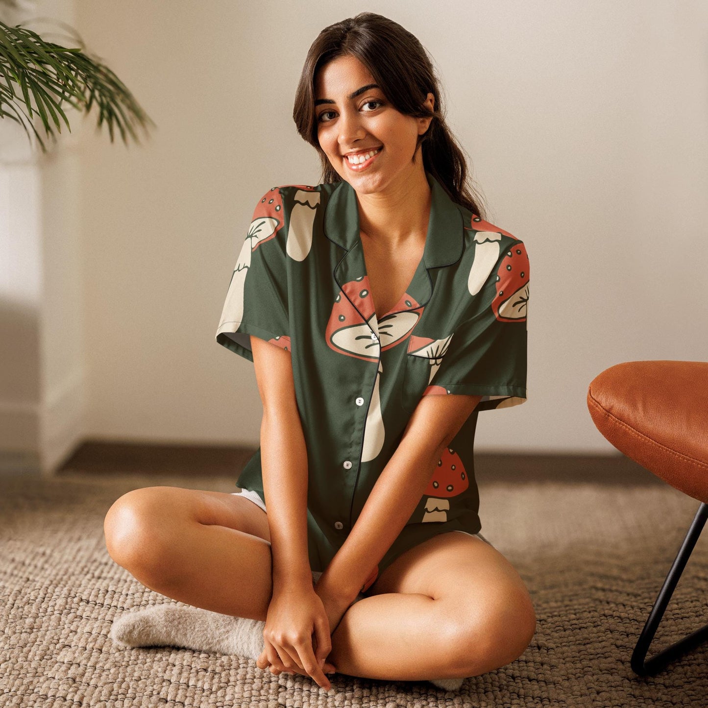 Haut de pyjama - manches courtes - vert champignon porté à la maison – détente & homewear