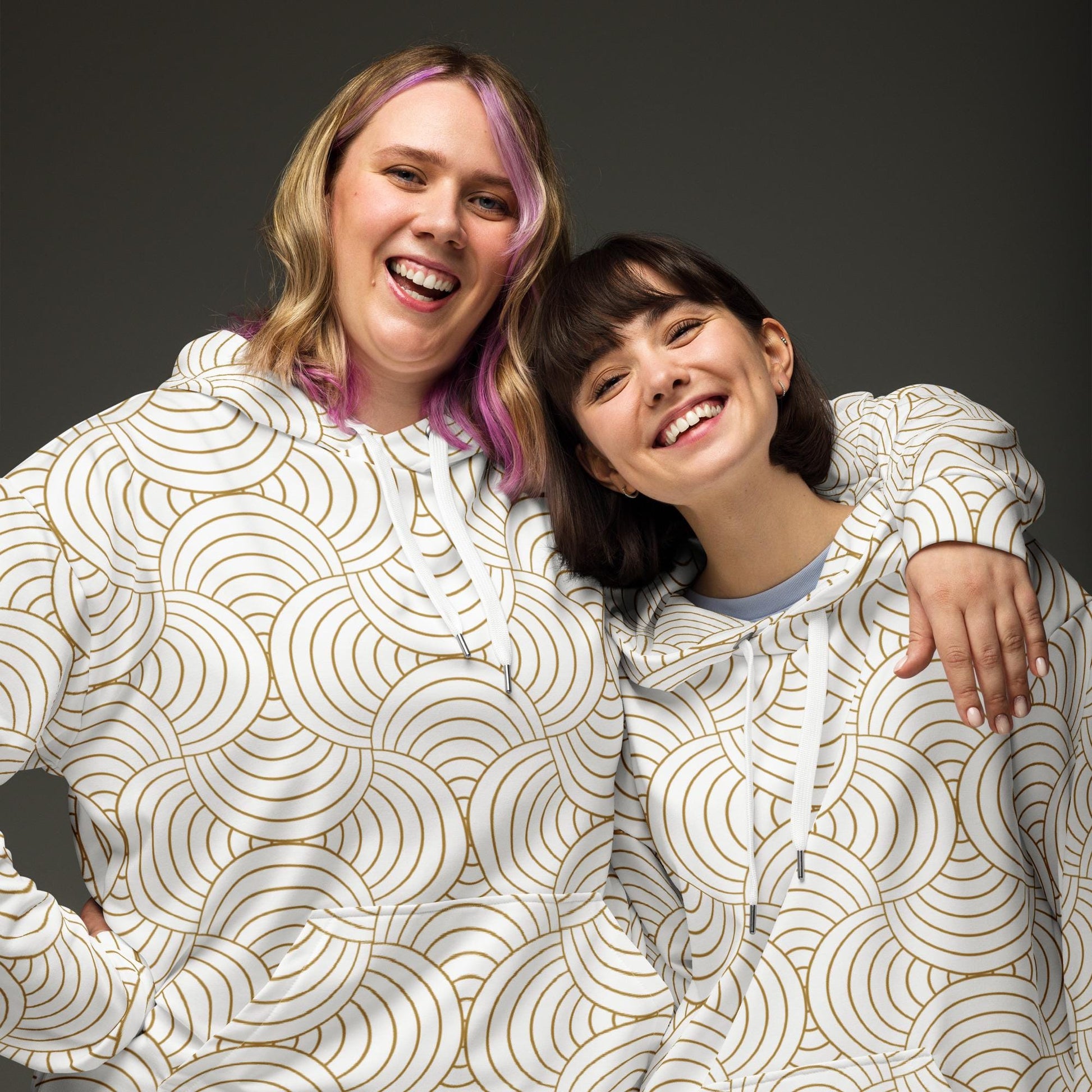 Sweat porté femme – look épuré - blanc et or - graphique minimaliste