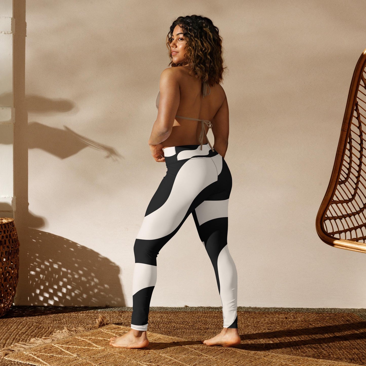 Legging de yoga pour femme – Beige & Noir – Stretch, taille haute, séchage rapide – Graphique Minimaliste