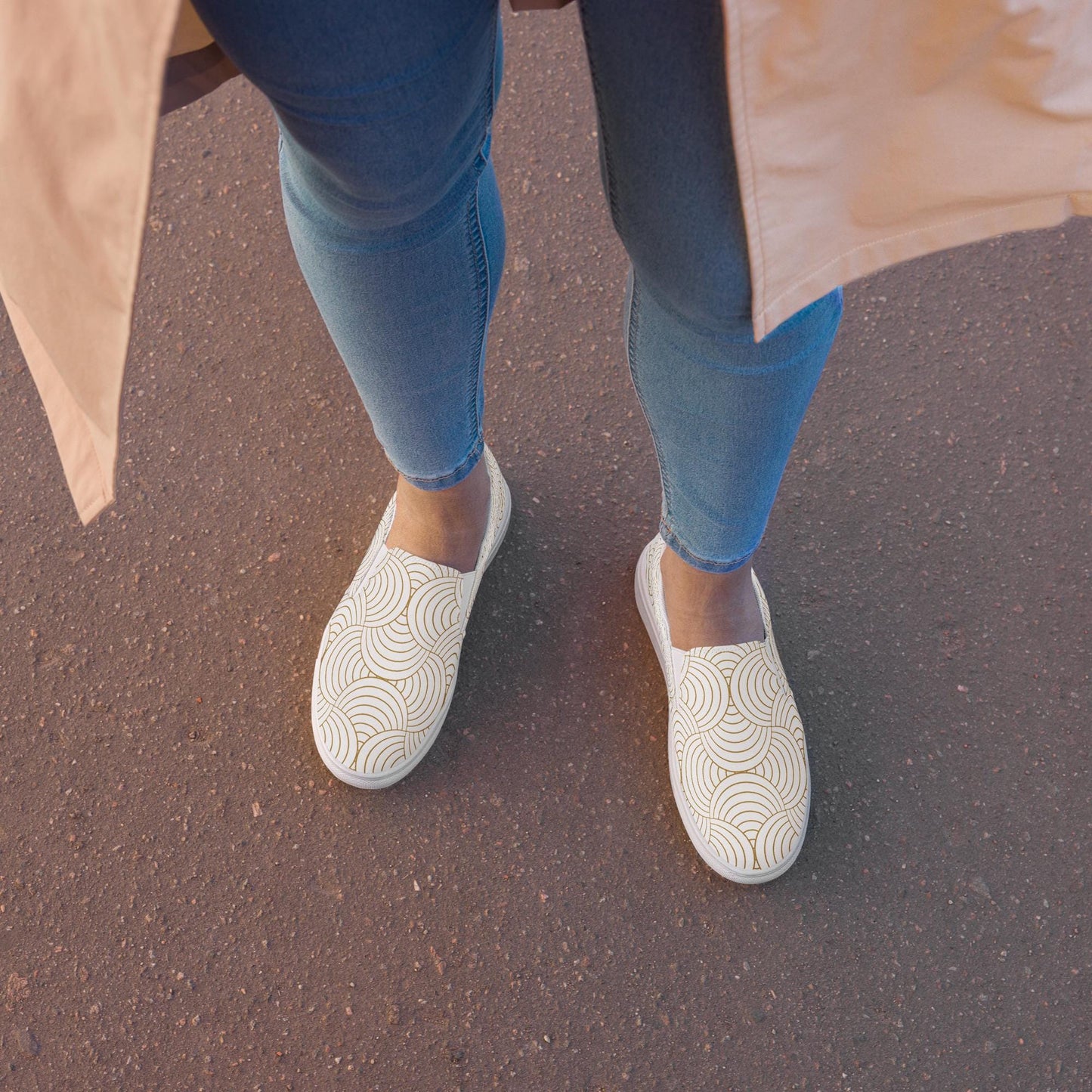 Tennis en toile pour femme - Blanc et Or – Sans lacets, légères et confortables – Graphique