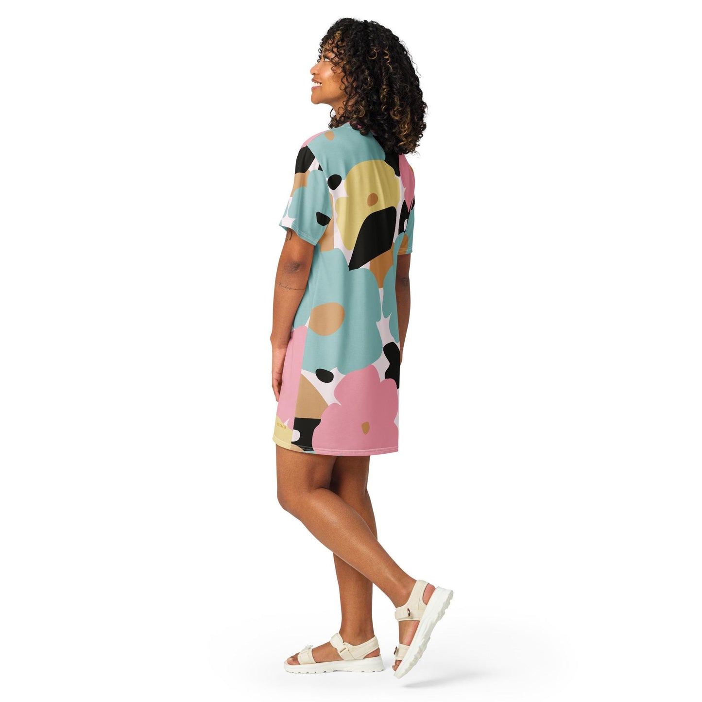 Robe T-shirt pour Femme en Polyester Recyclé – Confortable, Décontracté, Style Moderne, urban, élégante, Cadeau anniversaire, fête des Mères