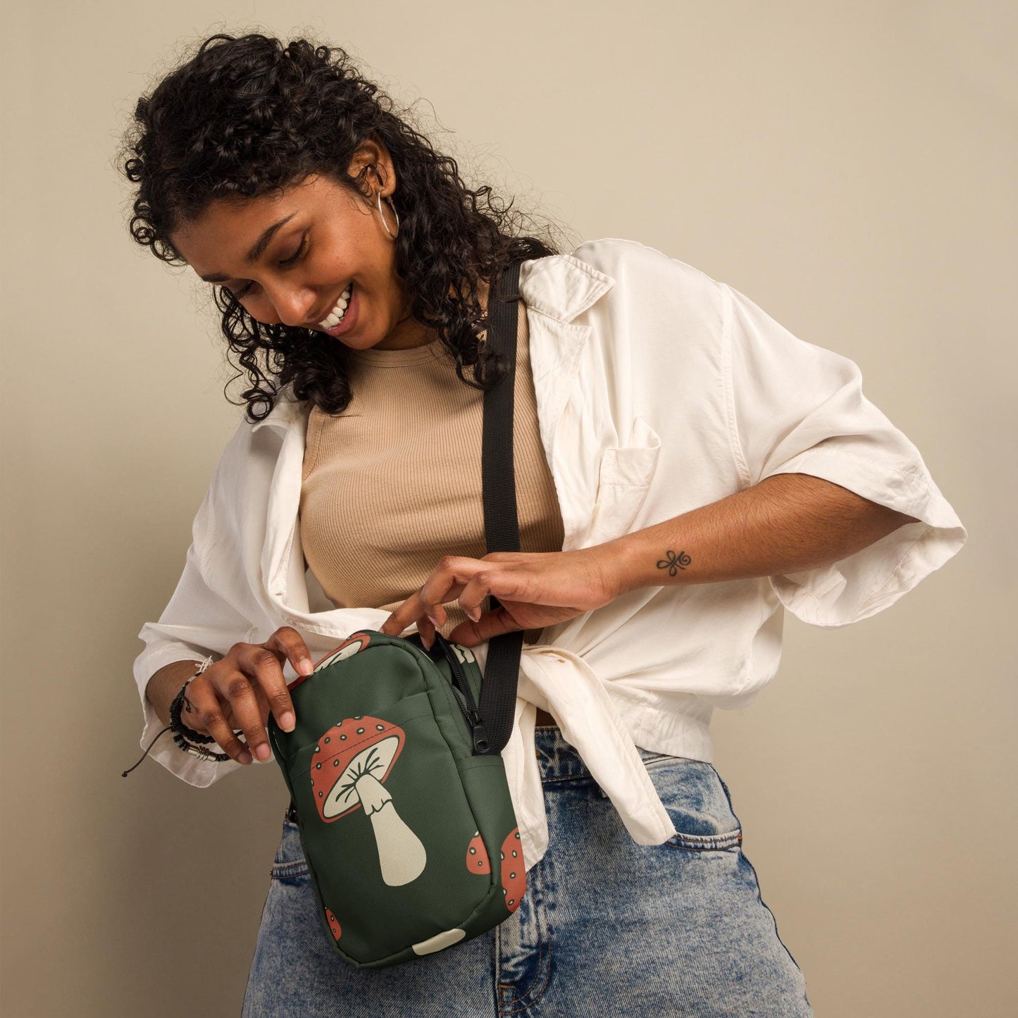 Sacoche Bandoulière Minimaliste - Sac Unisex Personnalisable – Légère, Compacte, Pratique – Quotidien, Voyage Design Minimaliste Champignons