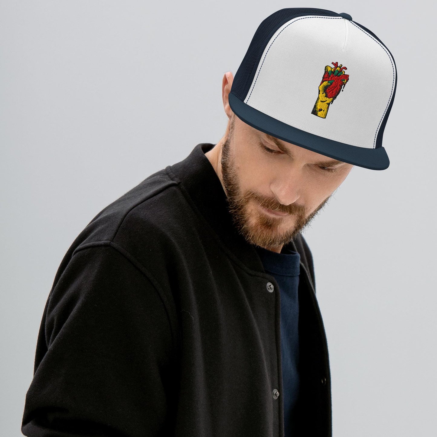 Casquette Trucker Minimaliste en Coton avec Motif Brodé, dos en maille – Unisexe - filet respirant, Style rétro, design "Coeur déjà pris"