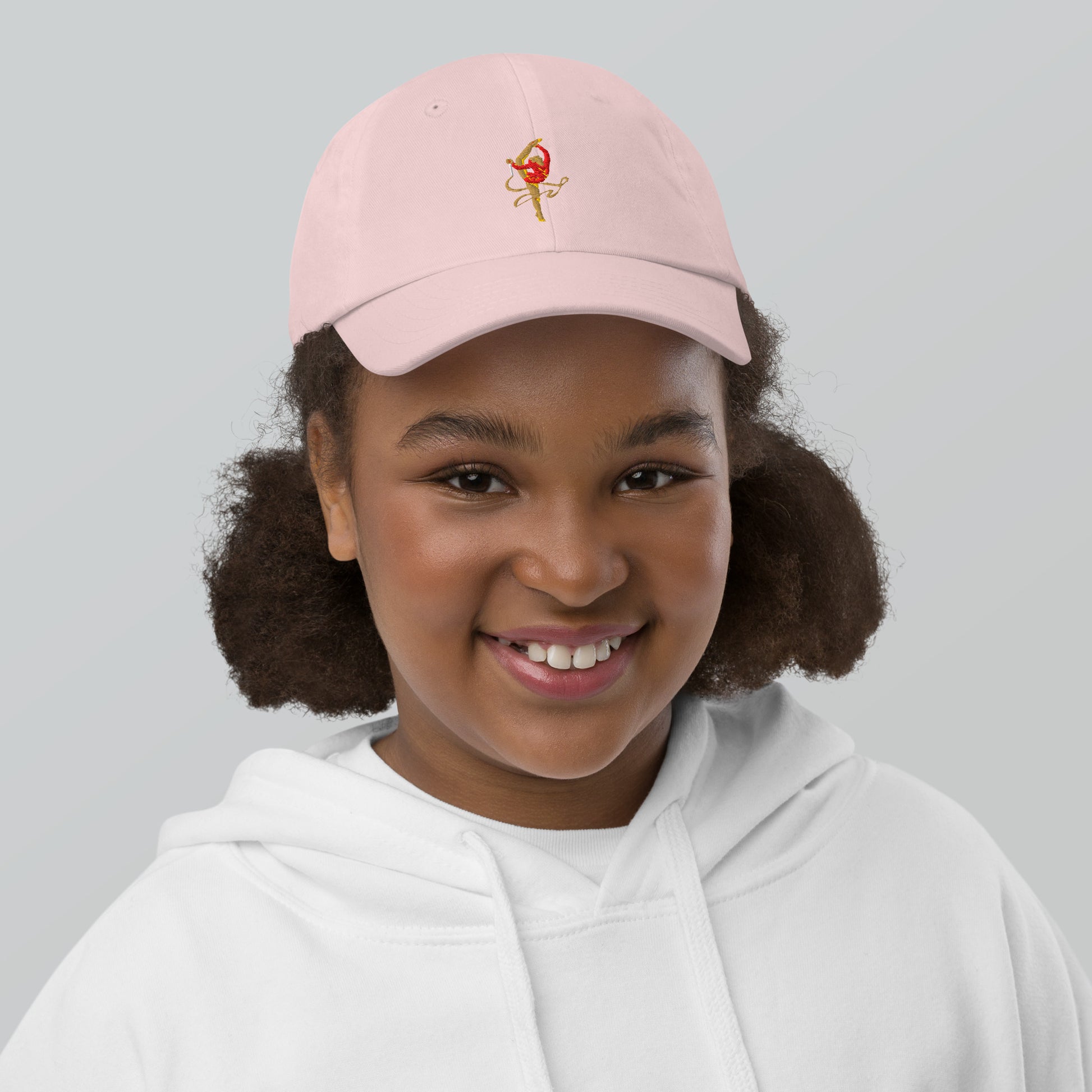 Casquette portée en extérieur – légèreté et respiration - rose pale, motif brodé gymnaste danseuse 