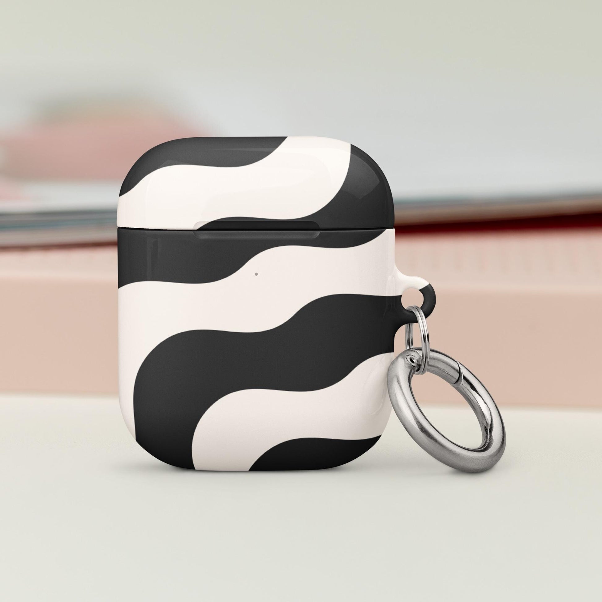 Coque AirPods résistante anti-choc & étanche – beige et noir à ondulations graphique minimaliste - dos, boîtier renforcé, matériaux durables