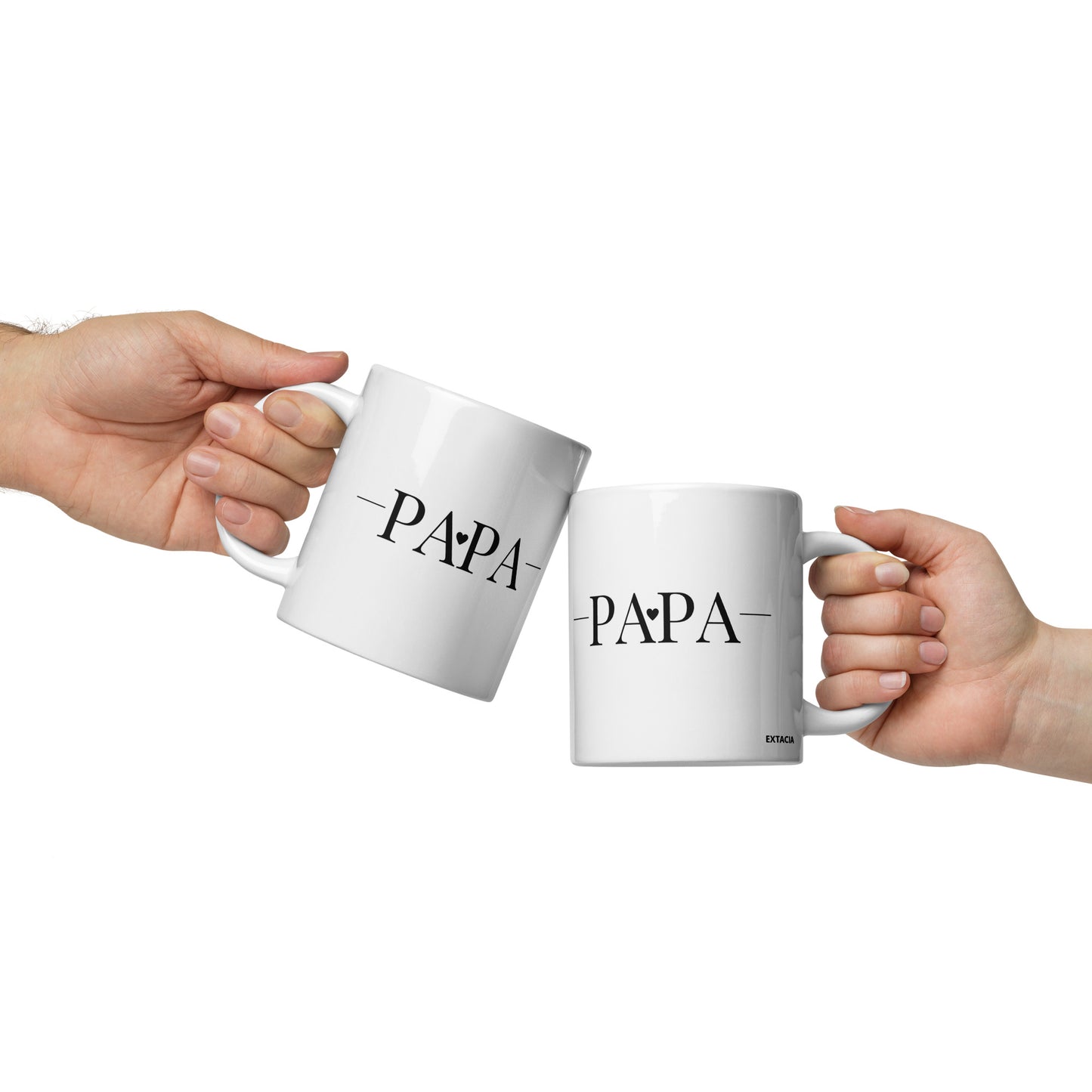 Mug en céramique - blanc papa – Détail motif graphique sur mug en céramique – Mug en céramique posé sur un bureau – usage quotidien au travail