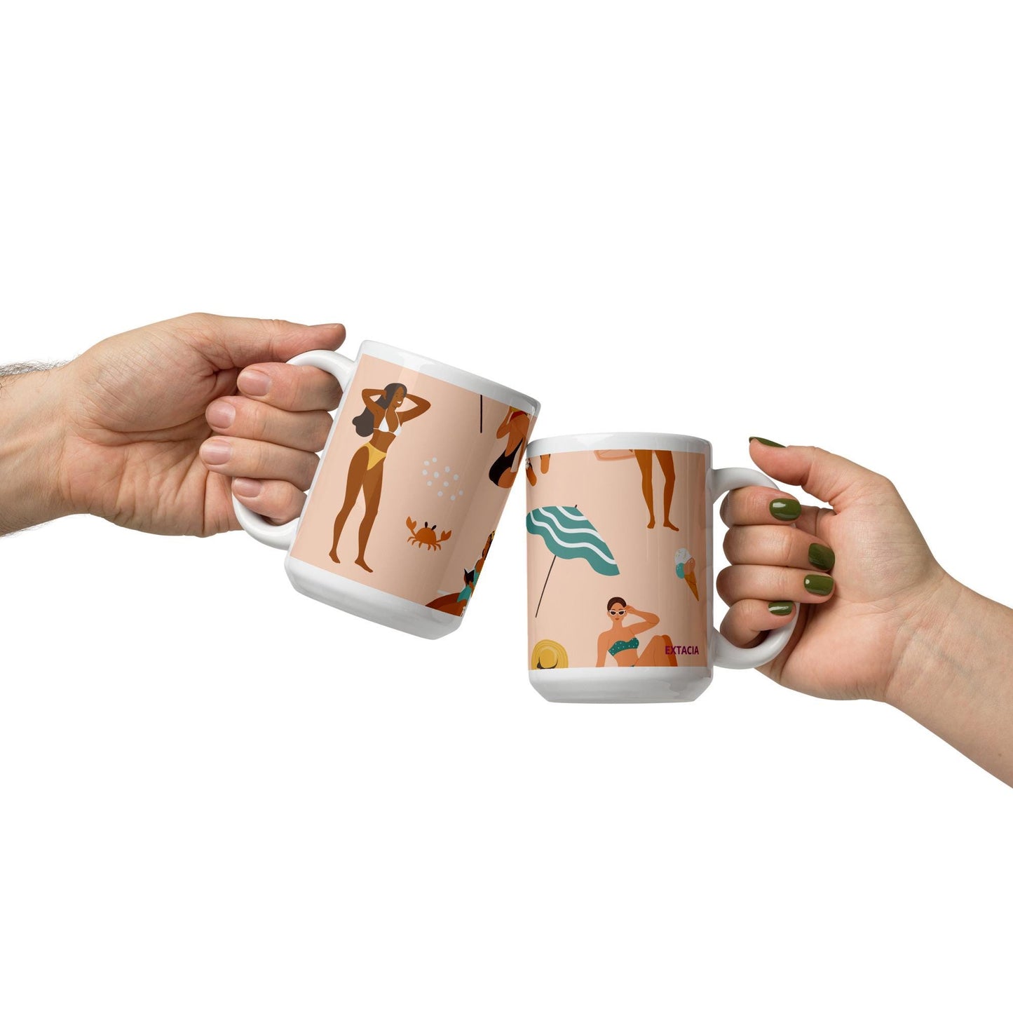 Mug en céramique 15 oz design graphique – Motif : Femmes du monde, Saumon –  Mug en céramique sur une table de cuisine – ambiance déco chaleureuse