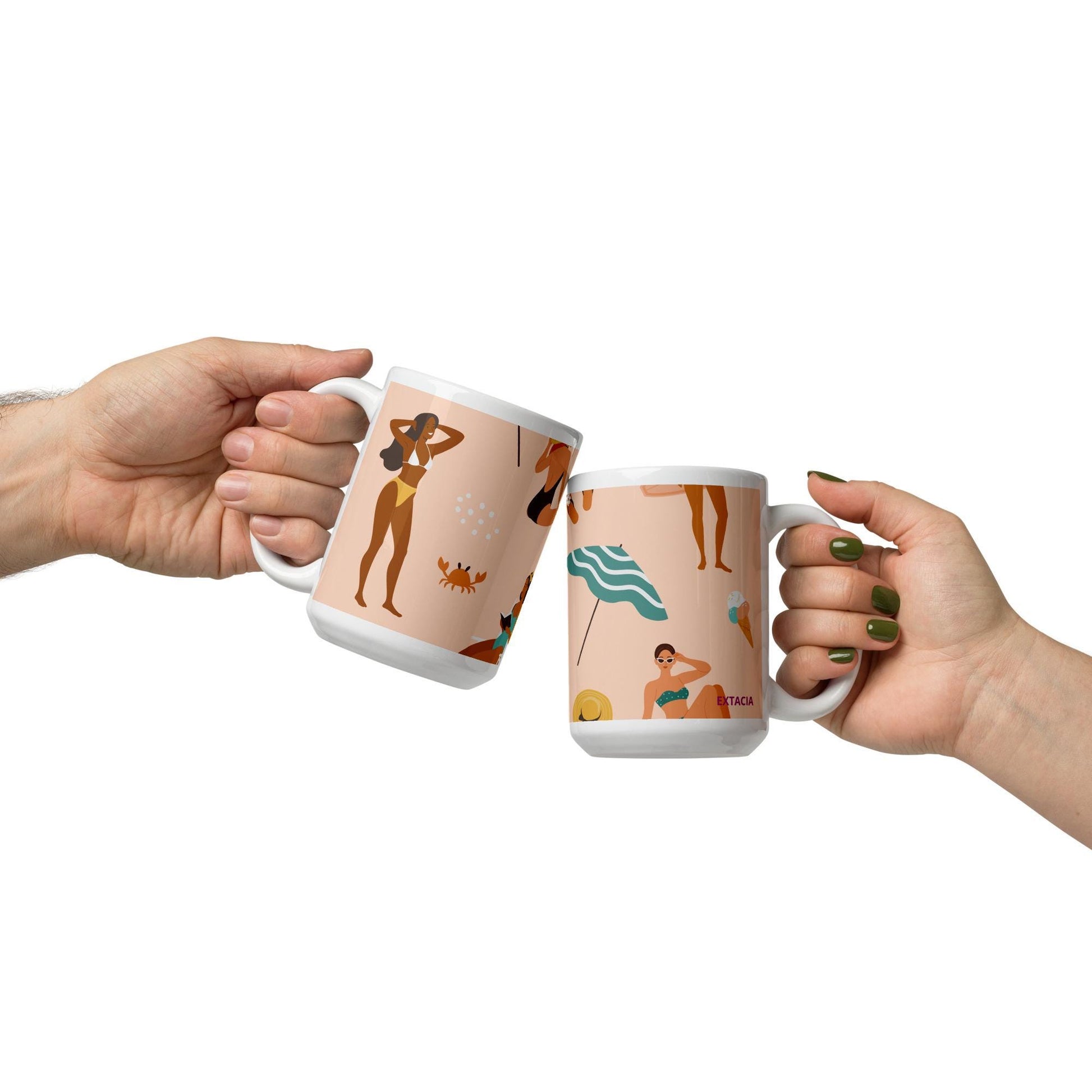 Mug en céramique 15 oz design graphique – Motif : Femmes du monde, Saumon –  Mug en céramique sur une table de cuisine – ambiance déco chaleureuse