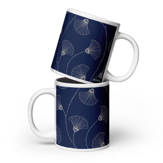 Mug en céramique 20 oz design bleu fleuri nature minimaliste – vue de face, finition élégante