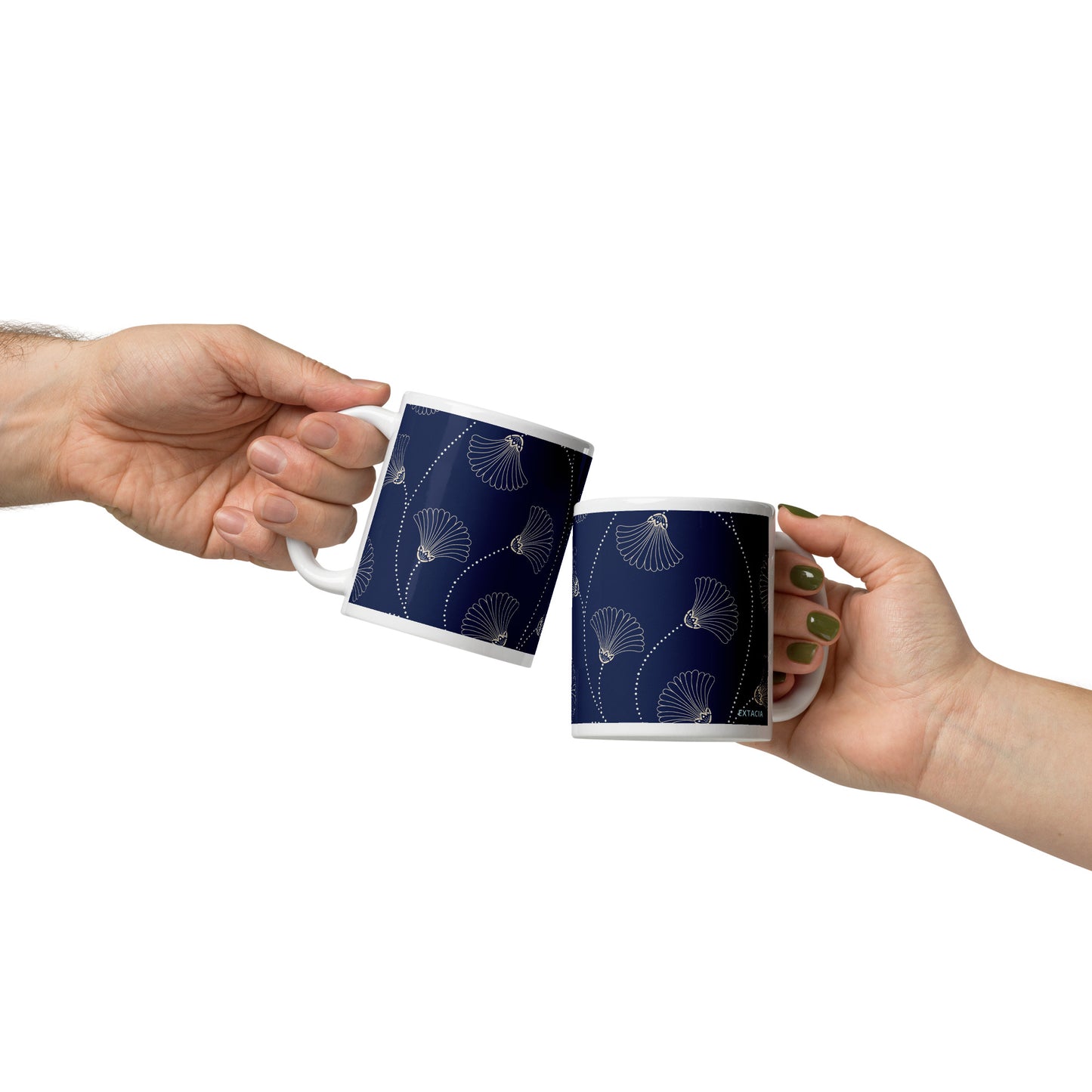 Mug en céramique  design bleu fleuri nature minimaliste – Détail motif graphique sur mug en céramique – couleurs et finition ExtaciaFrance