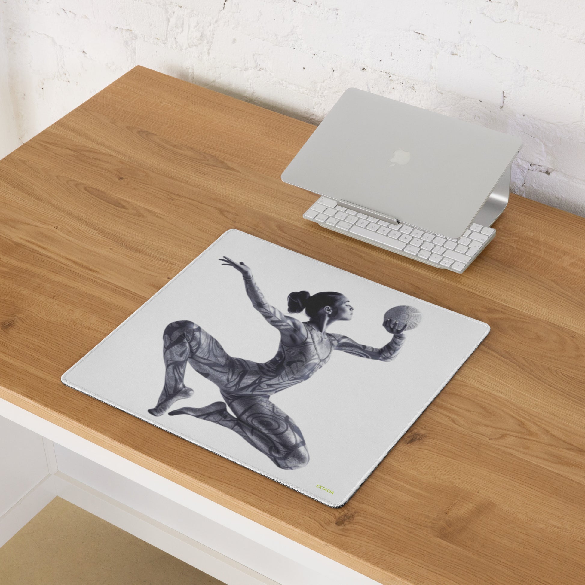 Tapis de souris gaming – dessin blanc et noir Motif: gymnaste danseuse Minimaliste – grand format - Détail surface lisse – glisse optimale