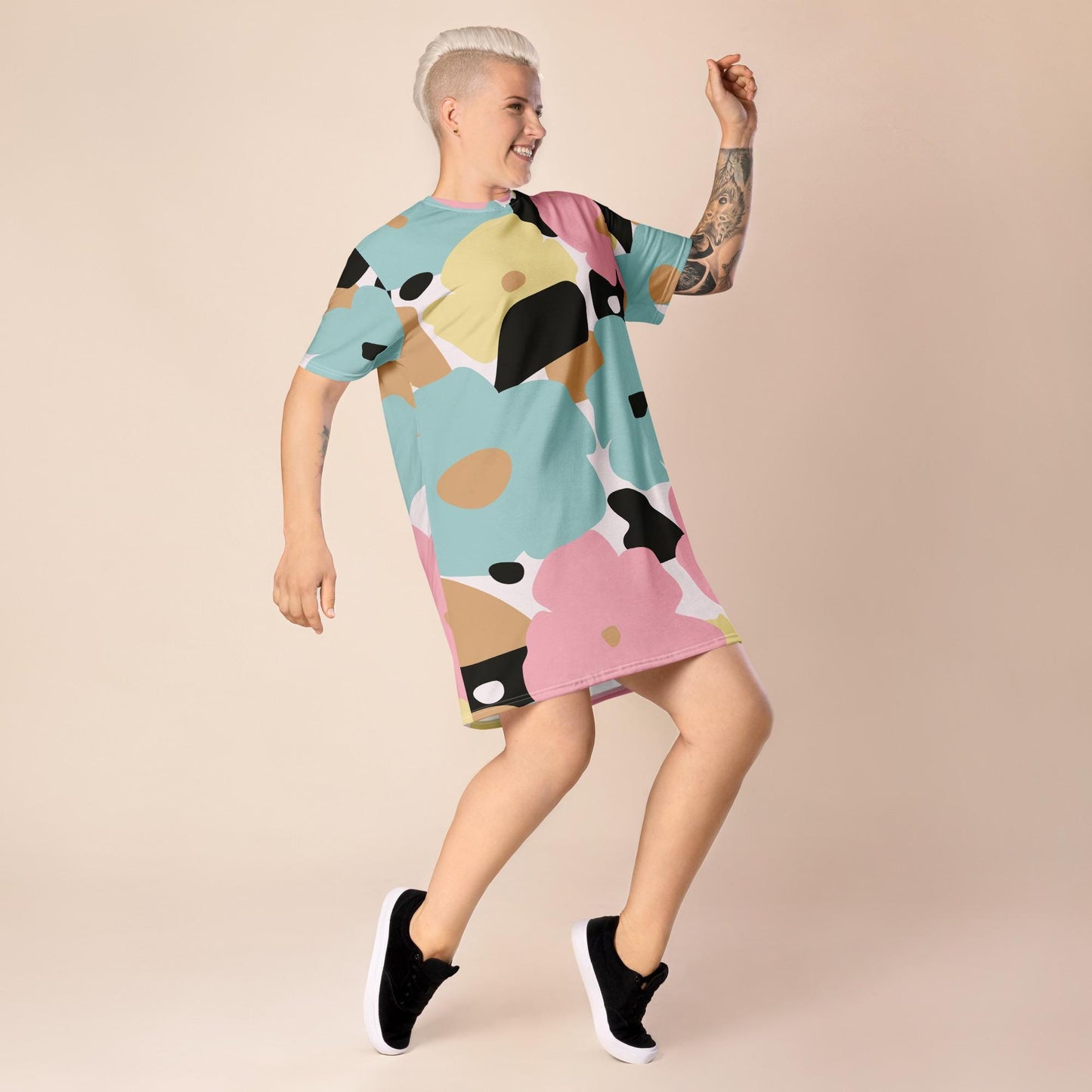 Robe T-shirt pour Femme en Polyester Recyclé – Confortable, Décontracté, Style Moderne, urban, élégante, Cadeau anniversaire, fête des Mères