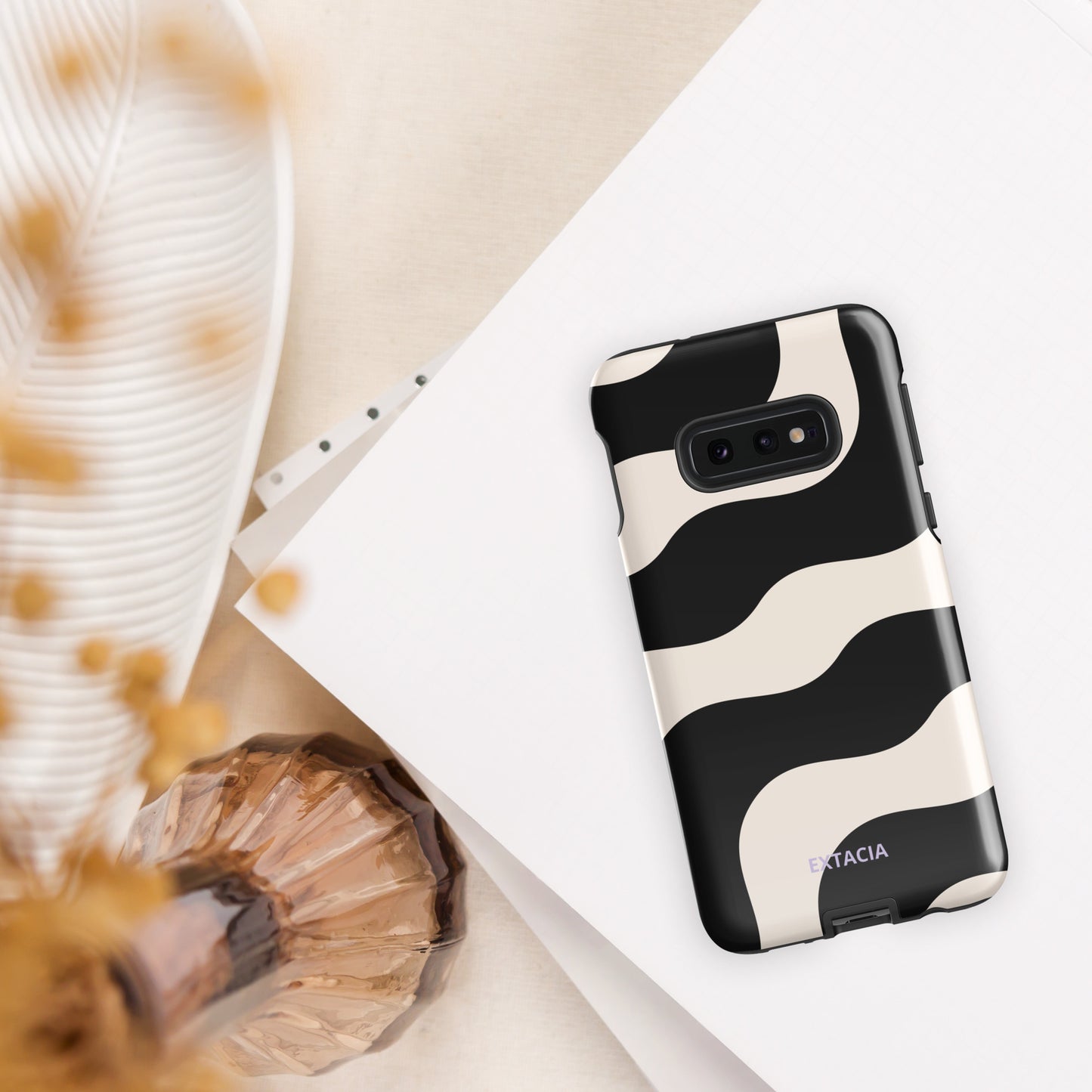 Coque Samsung® rigide à Double Couche – Beige & Noir – Protection anti-choc & finition élégante – Graphique